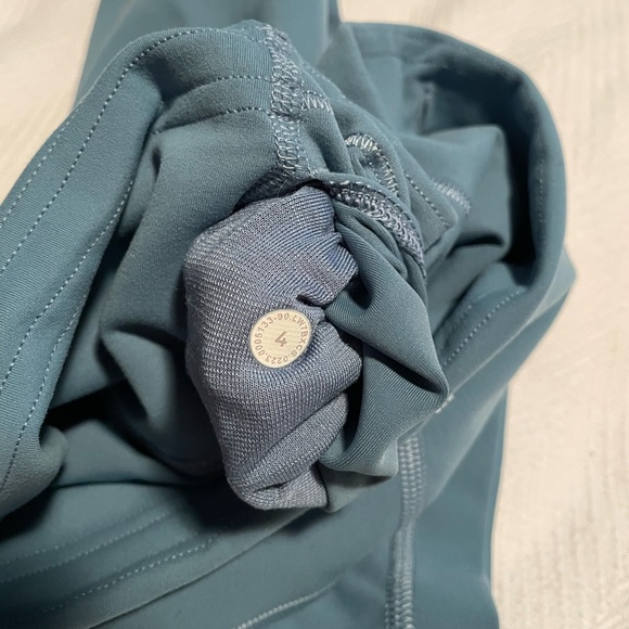 Lululemon Wunder Train Contour Fit High-Rise Short 4” in Utility Blue - Picture 8 of 9